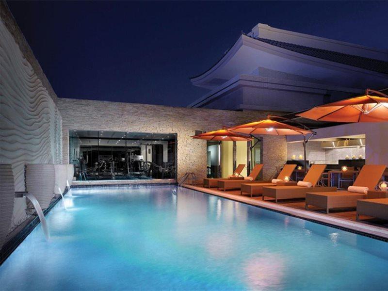 Asiana Hotel Dubai Exterior foto The swimming pool at the hotel