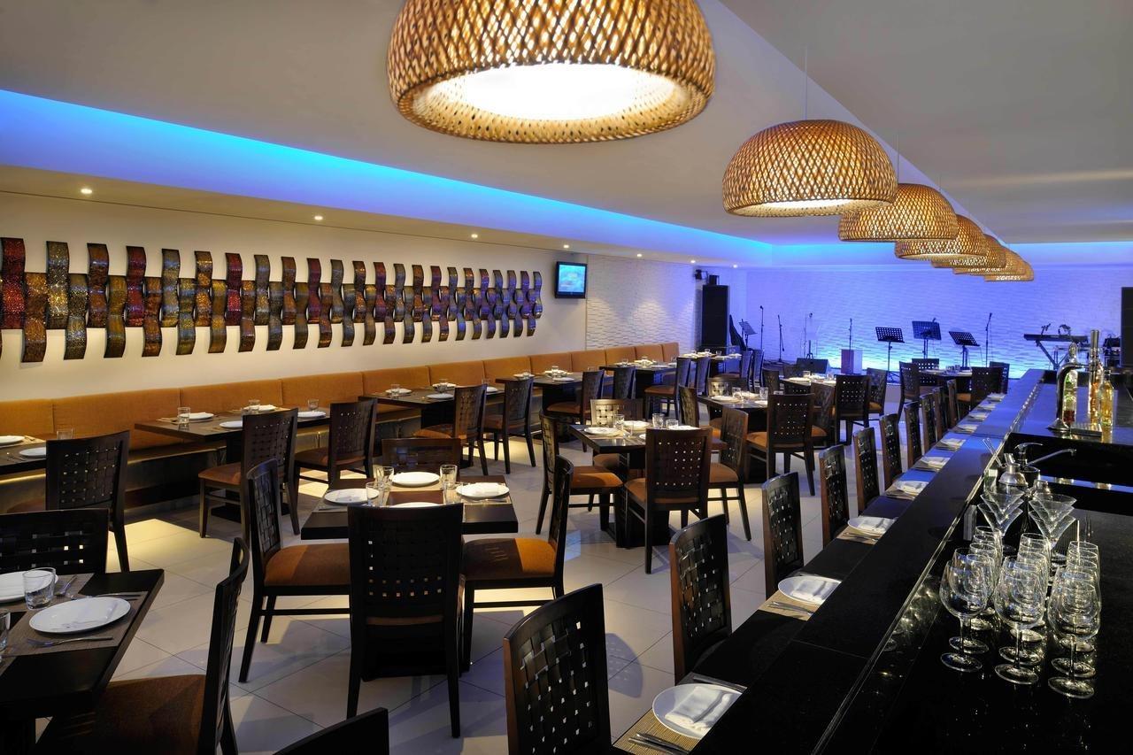 Asiana Hotel Dubai Exterior foto The interior of the restaurant